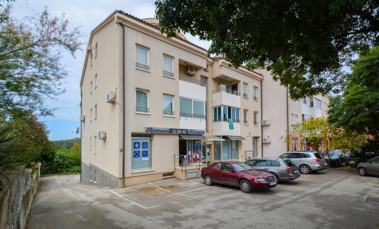 Ferienwohnung Lungo Mare Pula Exterior foto