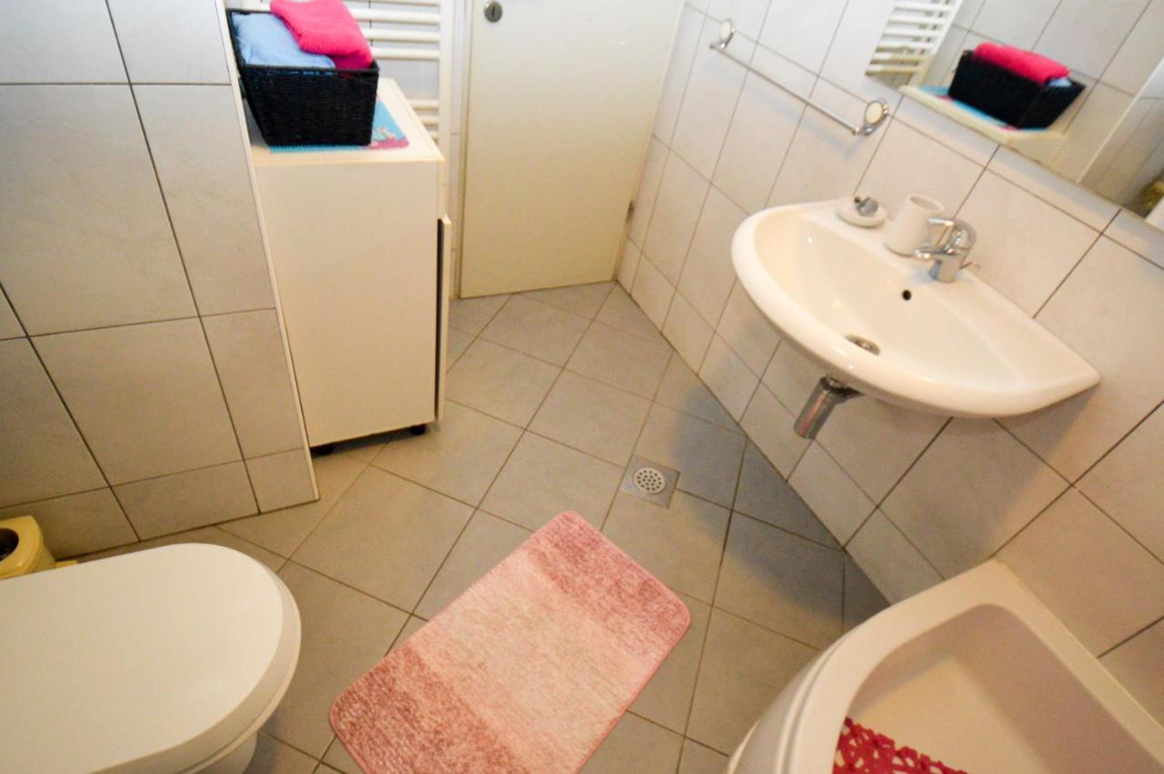 Ferienwohnung Lungo Mare Pula Exterior foto