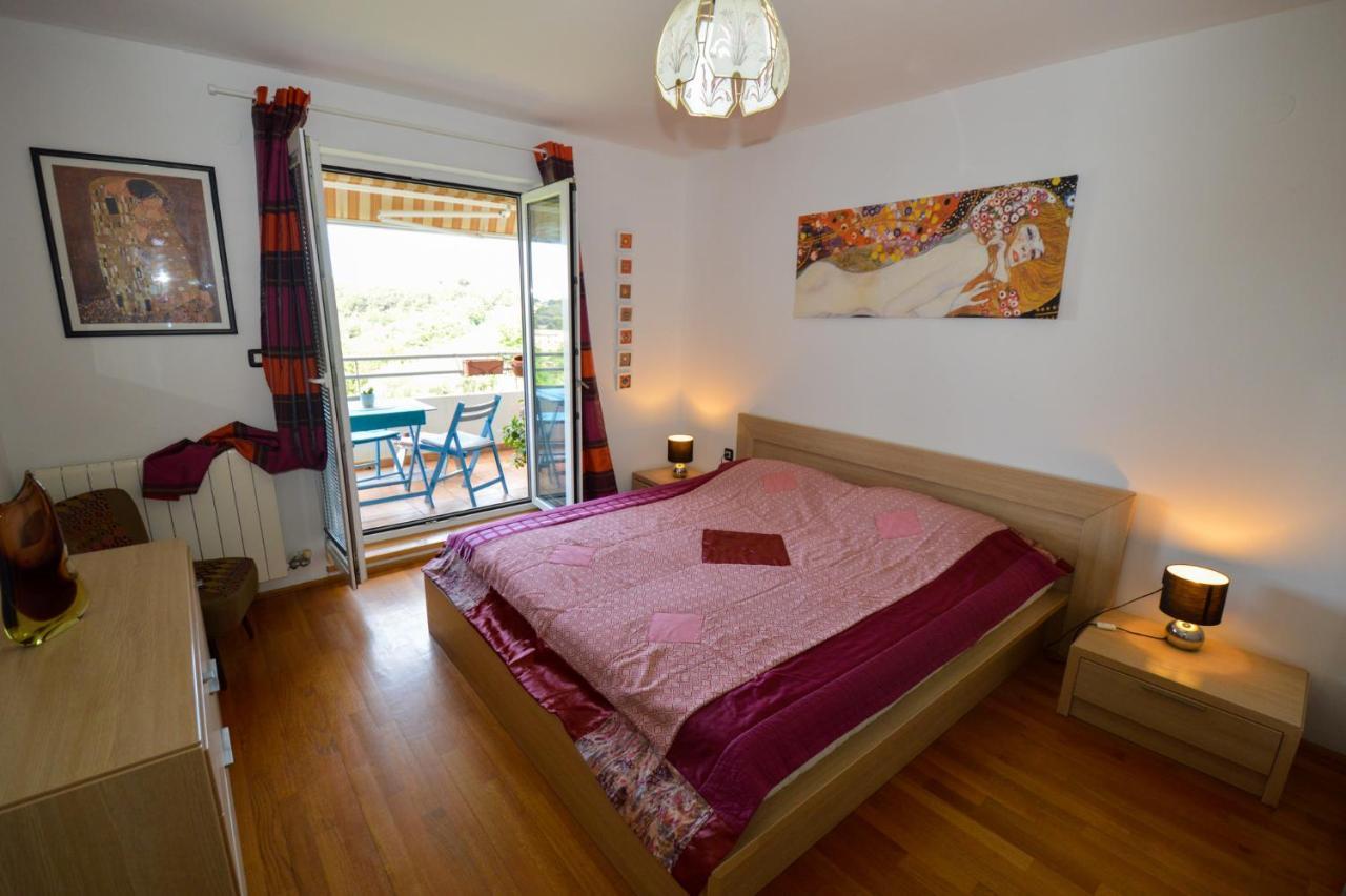 Ferienwohnung Lungo Mare Pula Exterior foto