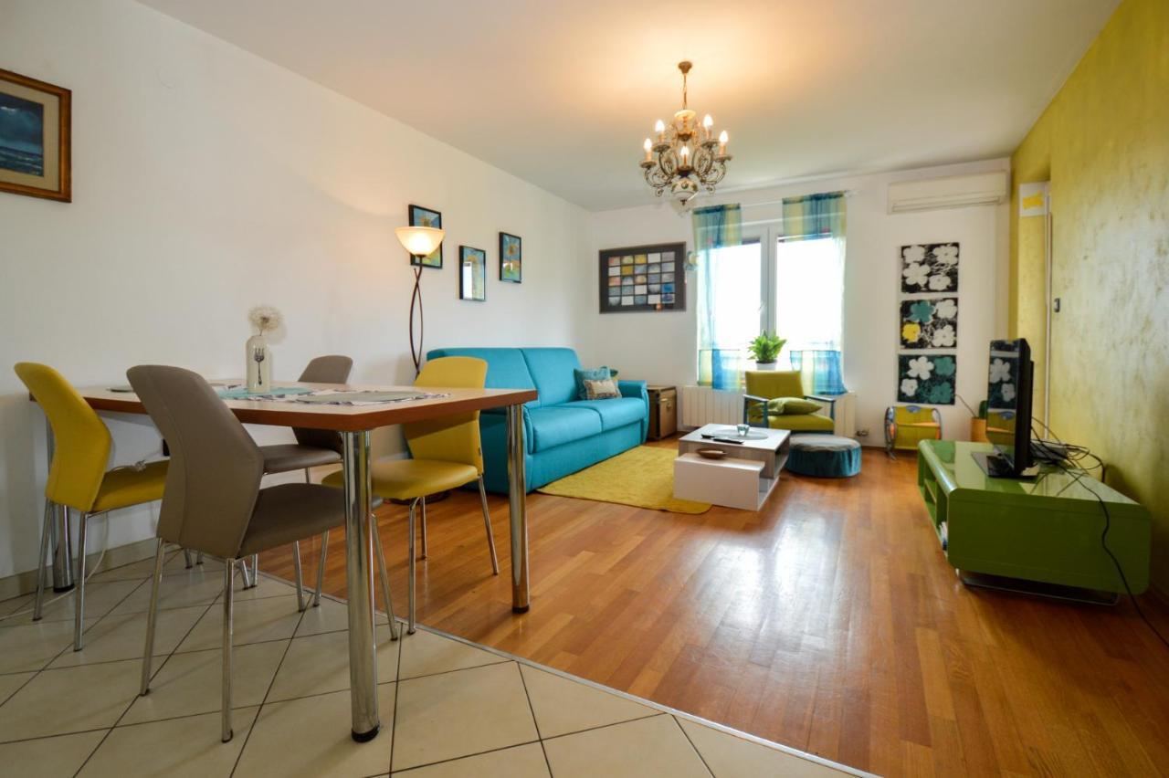 Ferienwohnung Lungo Mare Pula Exterior foto
