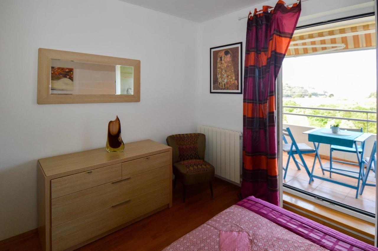 Ferienwohnung Lungo Mare Pula Exterior foto