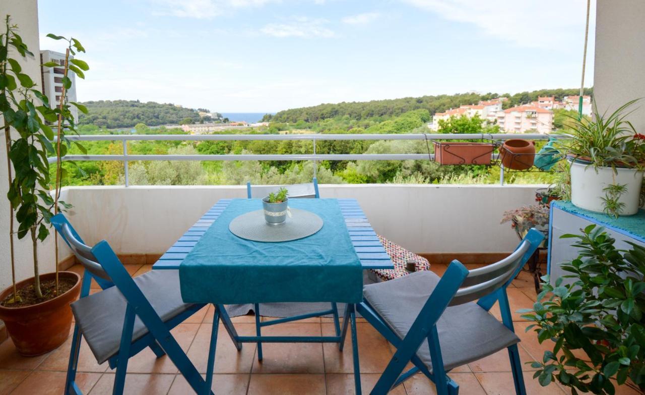 Ferienwohnung Lungo Mare Pula Exterior foto