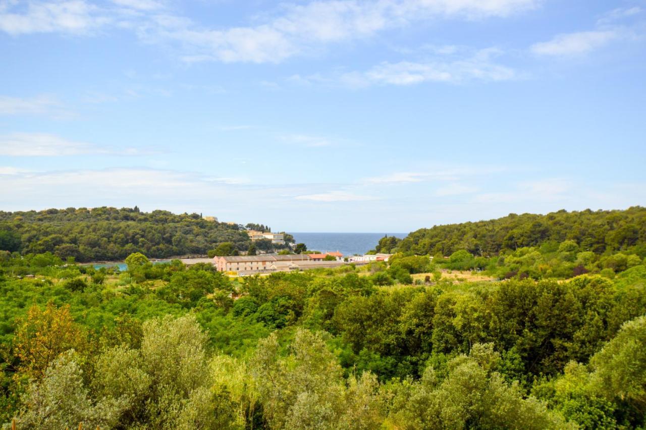 Ferienwohnung Lungo Mare Pula Exterior foto